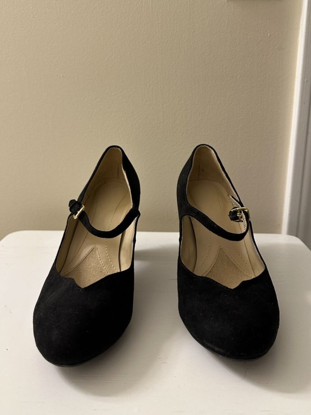 Naturalizer Black Suede Mary Jane Pumps Heart Sweetheart Toe Heels Size 8
